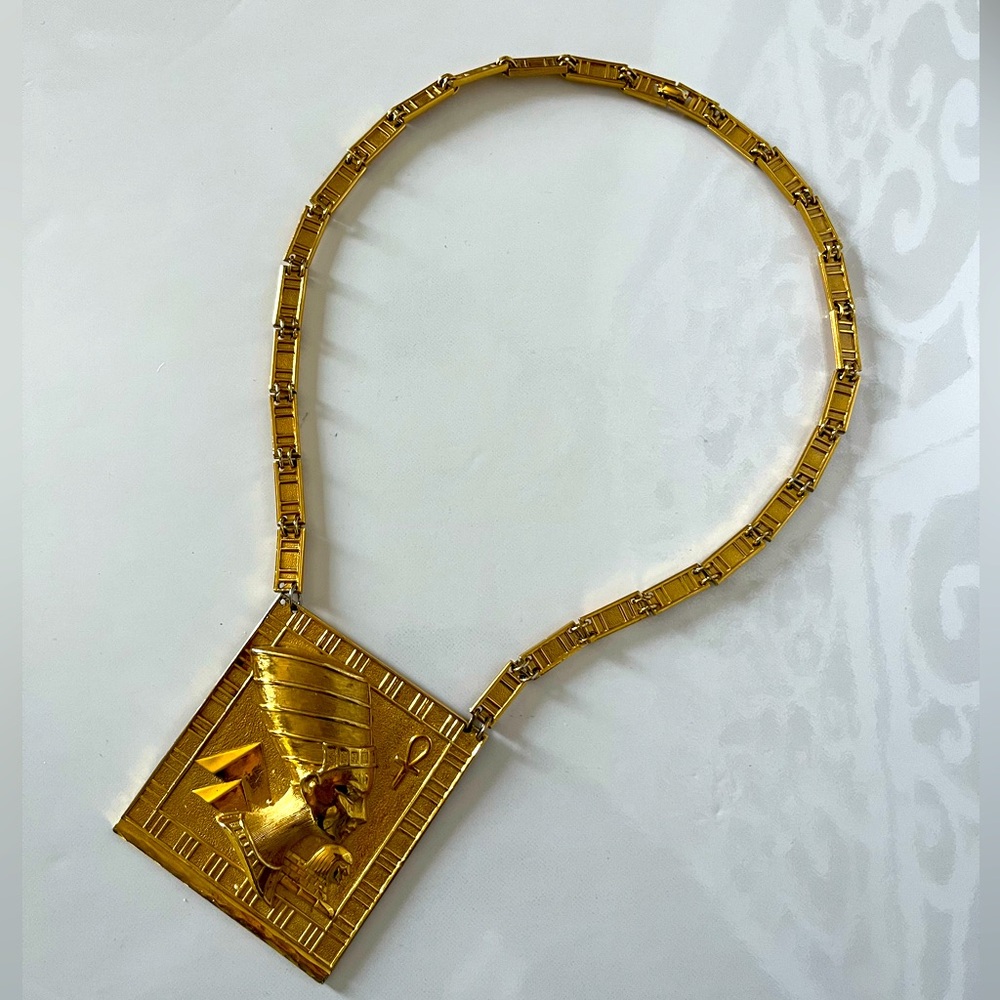 VINTAGE SIGNED GOLD PLATED D’ ORLAN EGYPTIAN REVIVAL NEFERTITI NECKLACE